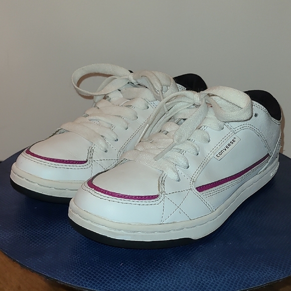 Converse"Nzinga" White and Red One Star Women's Sneakers sz. 9 (#1560) - Picture 1 of 16